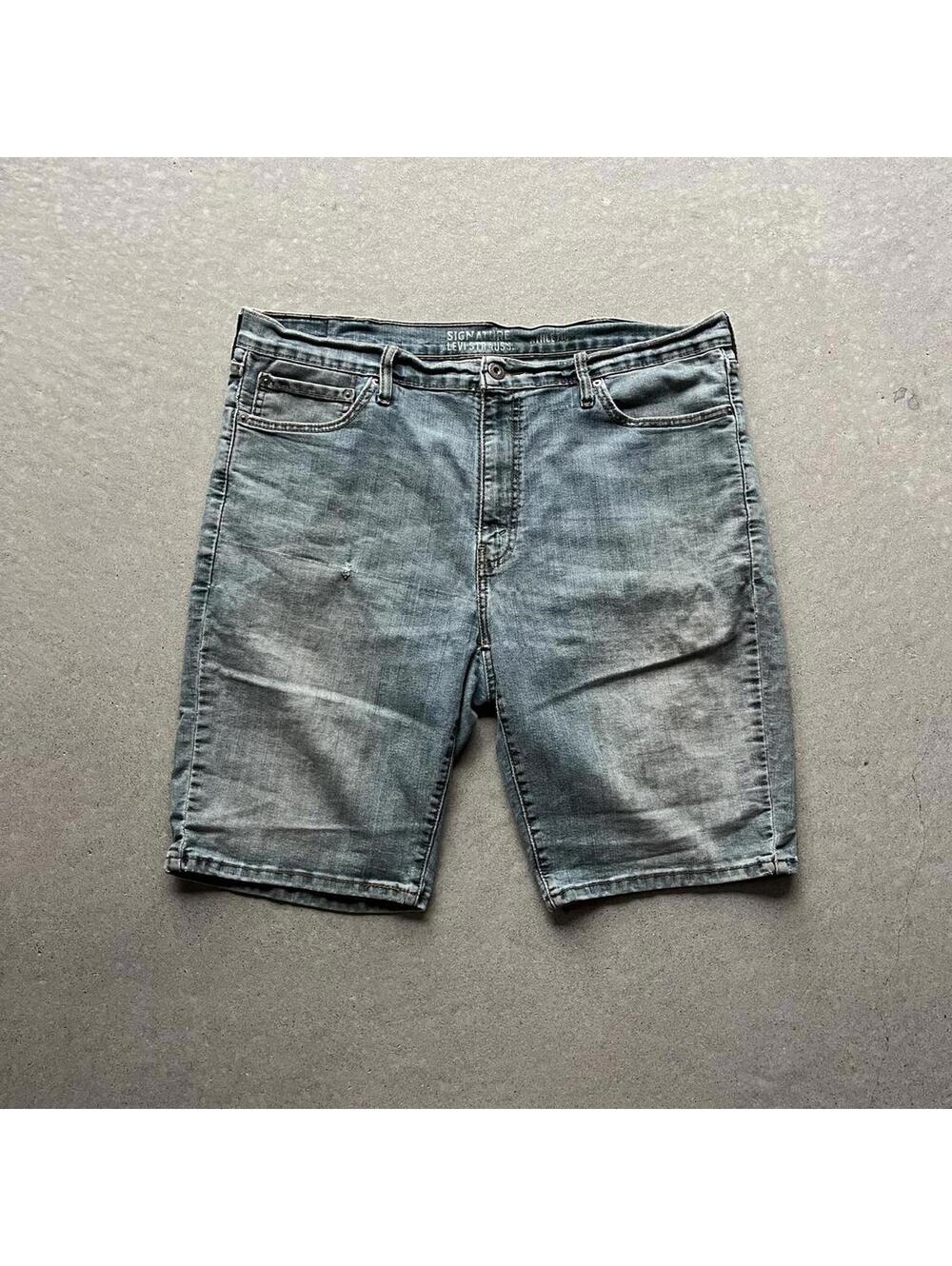 Faded Levi’s Baggy Denim Jorts